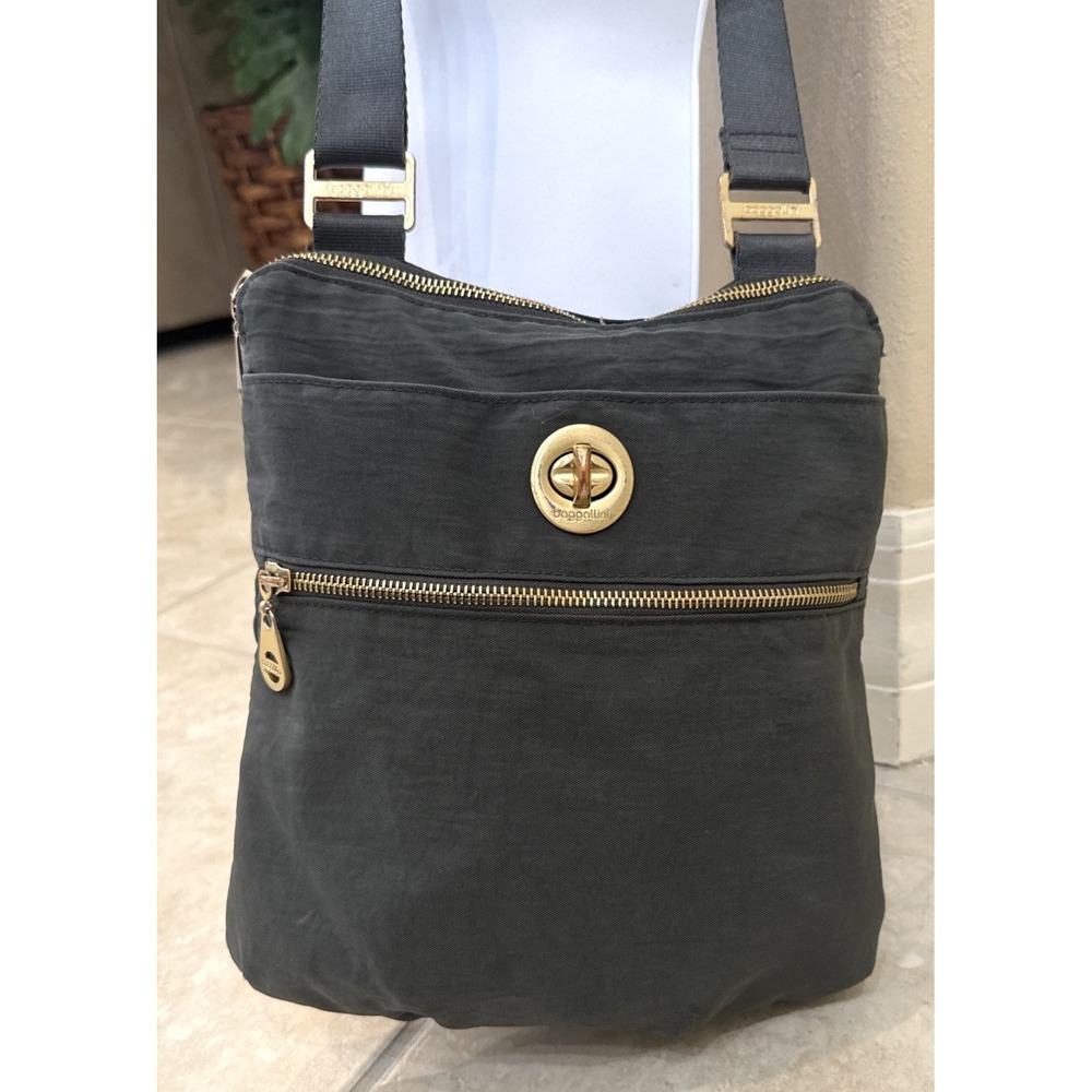 Baggallini Hanover Crossbody Bag Green Nylon Turn Lock Organizer Minimalist